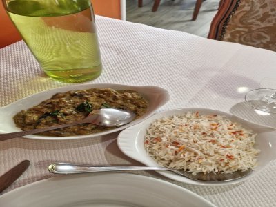 Le curry d'aubergines et son riz.