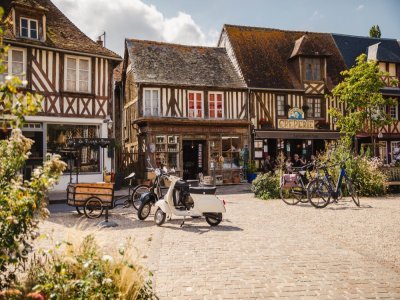 Les célèbres maisons à colombages de Beuvron-en-Auge. - Tendance Ouest Les célèbres maisons à colombages de Beuvron-en-Auge. - Tendance Ouest