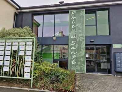 Le Premier ministre a pu rencontrer des praticiens et des patients au pôle de santé de Carentan. - Thibault Lecoq Le Premier ministre a pu rencontrer des praticiens et des patients au pôle de santé de Carentan. - Thibault Lecoq