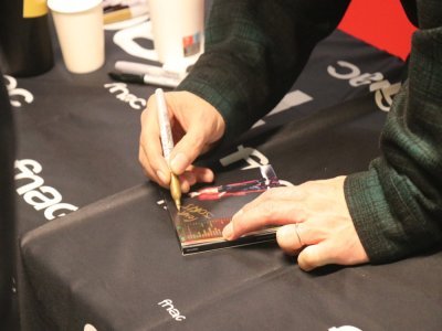 Orelsan a signé plusieurs albums ce samedi 8 novembre.