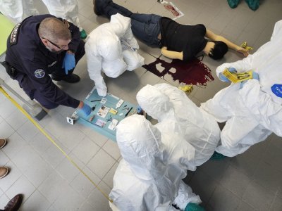 Pièce d'identité, clés de voiture et autres objets de la victime ont été récupérés.