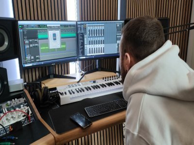 Florent Billard et Maxime Chesnais ont ouvert leur studio
le 20 octobre dernier. - Léo Besselievre