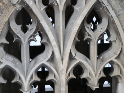 La dentelle gothique fait partie du charme de l'église. - Célia Caradec