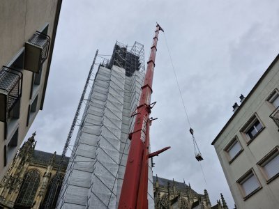 Le clocher de Caudebec est entouré d'échafaudages depuis l'été dernier. - Célia Caradec