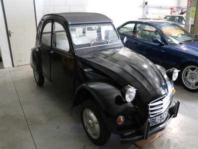 Ouvert depuis un an et demi, VP Factory s'occupe de véhicules anciens et de collection, à Bretteville-sur-Laize. - Léo Besselievre