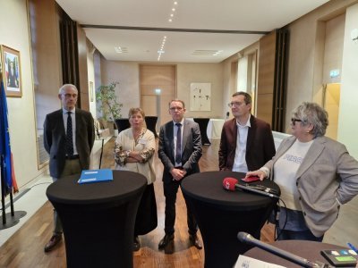 Le dispositif favorise les coopérations entre les services de la préfecture, de la CAF, du Département de Seine-Maritime ou de la Mutuelle sociale agricole.