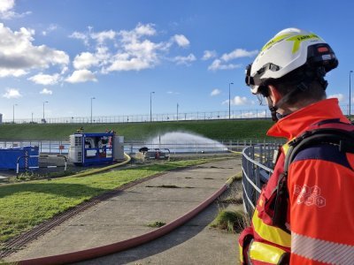 Le dispositif permet de pomper jusqu'à 340m3 d'eau par heure, de quoi remplir une piscine de 25m en deux heures. - Célia Caradec