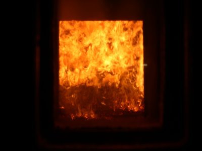 Les plaquettes de bois sont brûlées pour produire de la vapeur d'eau. - Martin Patry