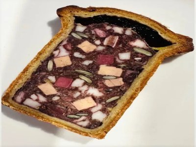 L'intérieur du meilleur paté-croute Richelieu du monde, hommage au cochon de Bayeux, avec du foie gras. - Story de Nina Métayer