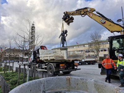 Il a fallu la lever avec précaution. - Thibault Lecoq