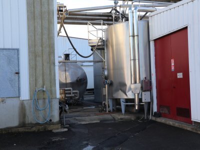 C'est dans ces énormes cuves que l'eau est collectée et est amenée à être filtrée puis envoyée à CEMEX. - Léo Besselievre