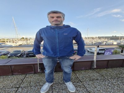 Alexis Loison, vainqueur de la Solitaire du Figaro 2025, fait partie du jury Jeune Talent depuis plusieurs années. - Julien Rojo