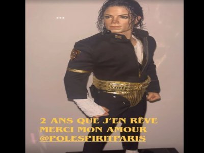 La fameuse statuette de Michael Jackson. - Instagram Arnaud Ducret