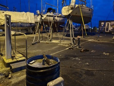 L'incendie s'est d&eacute;roul&eacute; sur le port de plaisance de Cherbourg. - Julien Rojo