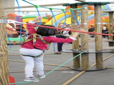 R&eacute;cr&eacute;Days rime avec toboggan, ch&acirc;teau gonflable, jeux en bois,
luge de 30 m&egrave;tres, accrobranche et bien d'autres attractions. - R&eacute;cr&eacute;Days
