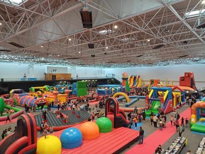 R&eacute;cr&eacute;Days rime avec toboggan, ch&acirc;teau gonflable, jeux en bois,
luge de 30 m&egrave;tres, accrobranche et bien d'autres attractions. - R&eacute;cr&eacute;Days