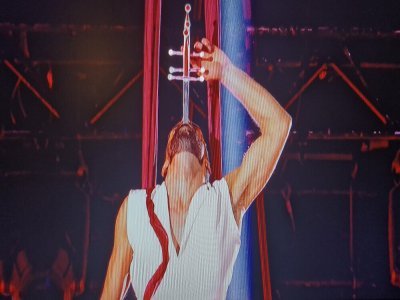 Herwan Legaillard a d&eacute;but&eacute; son num&eacute;ro dans les airs. - Capture d'&eacute;cran M6