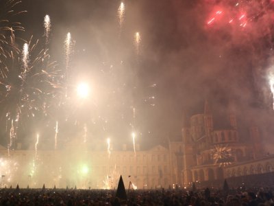 Le ciel caennais &eacute;tait tout blanc en ce dimanche 21&nbsp;d&eacute;cembre, alors qu'on approchait 20h30.