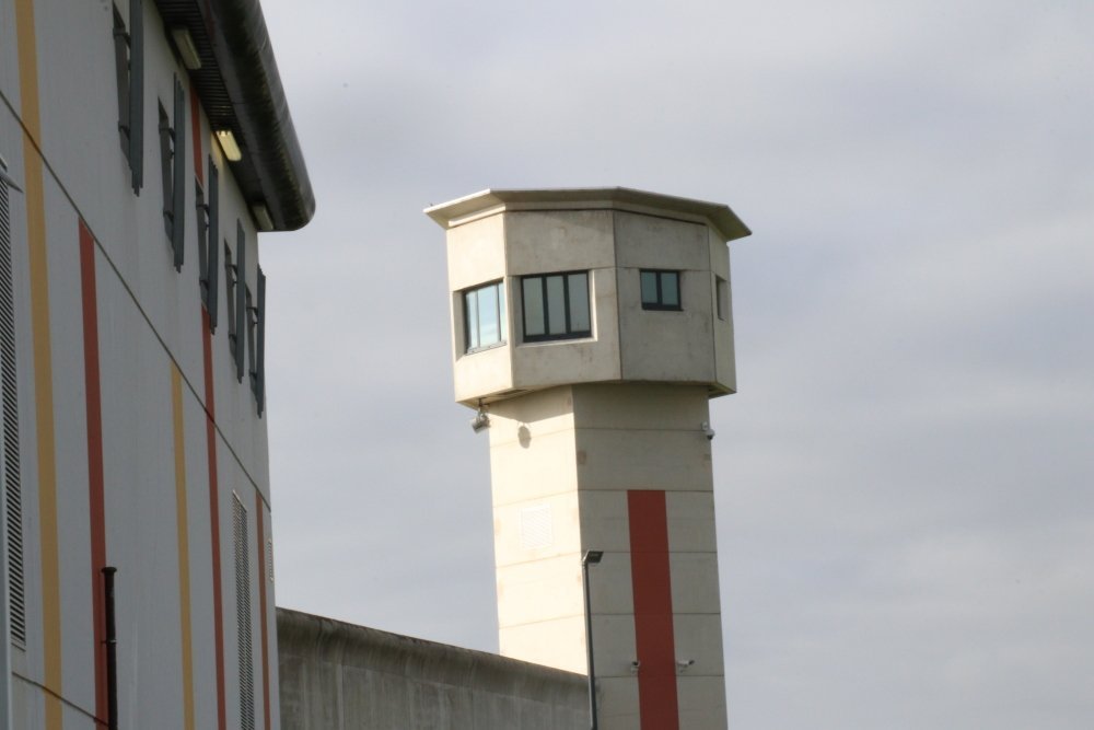 Le centre p&eacute;nitentiaire de Cond&eacute;-sur-Sarthe accueille d&eacute;sormais des narcotrafiquants parmi les plus dangereux de France.