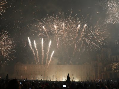 Le final du Mill&eacute;naire de Caen a conquis les 45&nbsp;000 personnes pr&eacute;sentes sur l'esplanade de l'h&ocirc;tel de ville. - L&eacute;o Besselievre
