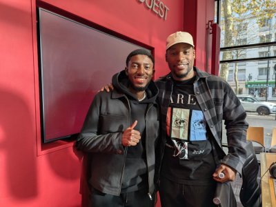 Fod&eacute; Doucour&eacute; (&agrave; gauche) et Lionel Mpasi sont deux joueurs du HAC qui &eacute;voluent en s&eacute;lection : au Mali pour le premier, en R&eacute;publique d&eacute;mocratique du Congo pour le second. - C&eacute;lia Caradec