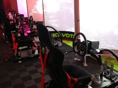RS Simulation, &agrave; Mondeville, permet de s'immerger compl&egrave;tement dans le monde du sport automobile, avec des simulateurs de GT ou encore de Formule 1. - L&eacute;o Besselievre