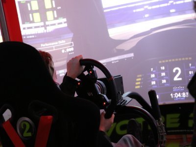 RS Simulation, &agrave; Mondeville, permet de s'immerger compl&egrave;tement dans le monde du sport automobile, avec des simulateurs de GT ou encore de Formule 1. - L&eacute;o Besselievre