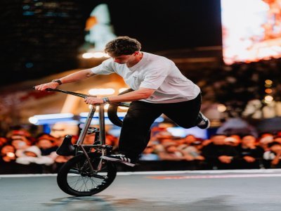 Julien Baran, originaire de Cond&eacute;-en-Normandie,
a termin&eacute; 3e des derniers championnats du monde. - STOOP Creative - Droits R&eacute;serv&eacute;s