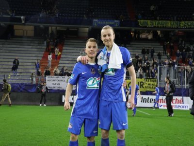 Les Bayeusains ont longtemps pu profiter avec leur groupe de supporters, en tribune Borrelli. - L&eacute;o Besselievre