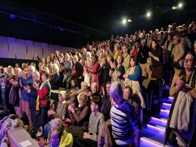 Le public &eacute;tait venu nombreux pour ce premier meeting. - Julien Rojo