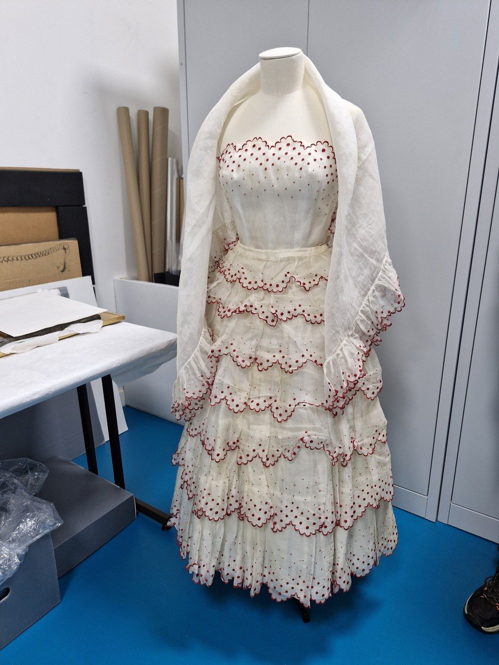Cette robe sign&eacute;e par Christian Dior rejoint les collections du mus&eacute;e. Elle date entre&nbsp;1952 et&nbsp;1956, quand le couturier dirigeait sa maison de couture.