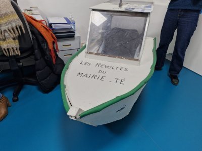 Ce module a permis &agrave; Jules, 9 mois, de participer au carnaval 2017 avec sa maman et son grand-p&egrave;re, Jean-Luc Letrouv&eacute;. - Thibault Lecoq