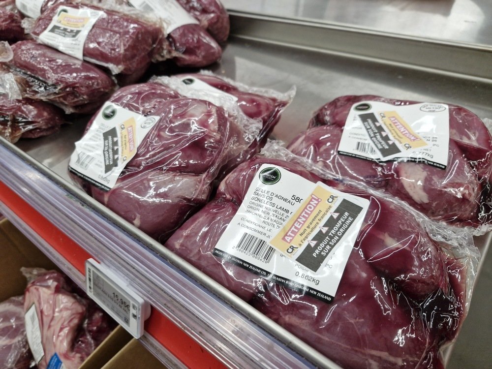 Des &eacute;tiquettes ont &eacute;t&eacute; pos&eacute;es sur les produits en provenance de l'&eacute;tranger.