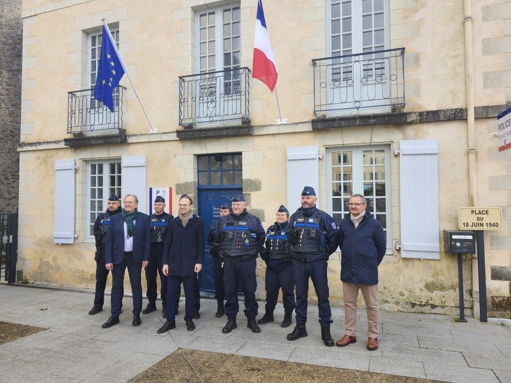 Les policiers municipaux de Laval ont pr&eacute;sent&eacute; leurs nouveaux locaux, mardi 20&nbsp;janvier.