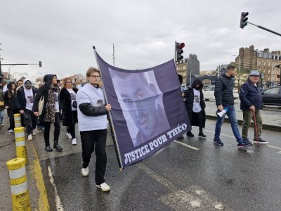 Les proches de la victime ont march&eacute; des lieux de l'accident au tribunal. - C&eacute;lia Caradec