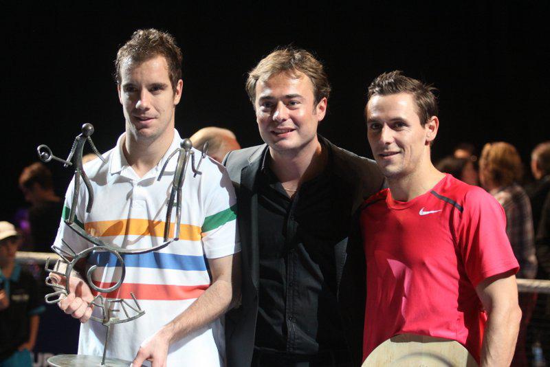 Les finalistes de l'Open de Caen 2012, Richard Gasquet et Nicolas Devilder, avec l'organisateur du tournoi, Aristide Olivier. - Aline Chatel - Tendance Ouest