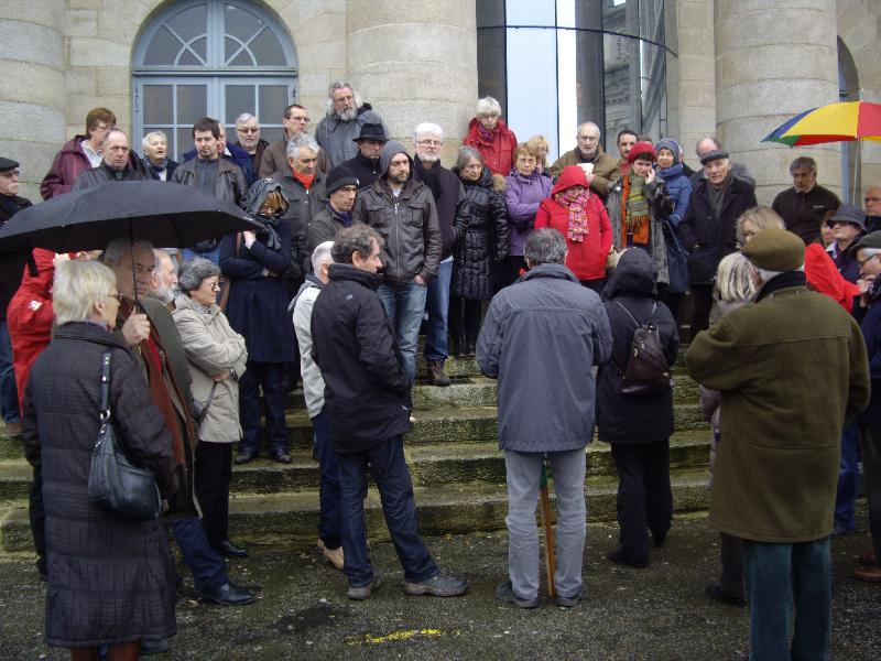 Mobilisation de soutien devant le Palais de Justice d'Alençon