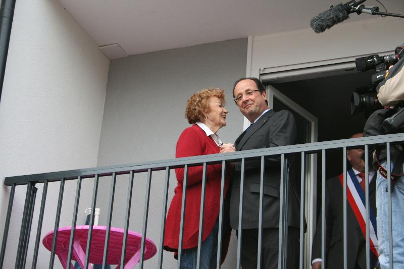 Hélène Huet a reçu le président de la république dans son appartement de la Folie-Couvrechef