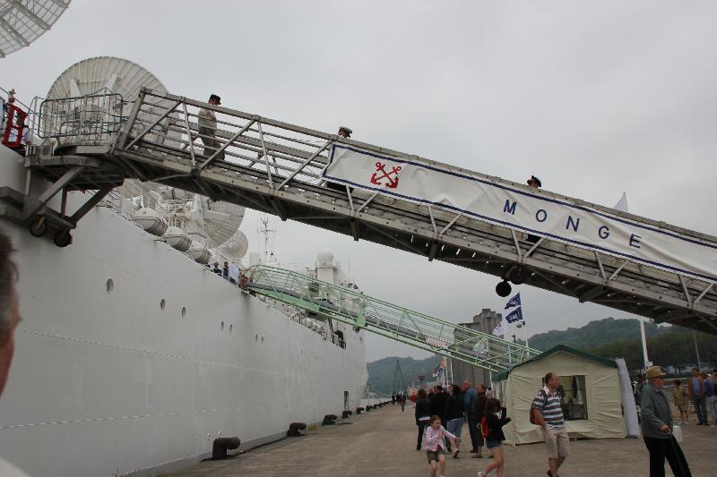 Le Monge, navire militaire française, l'une des stars de cette Armada 2013