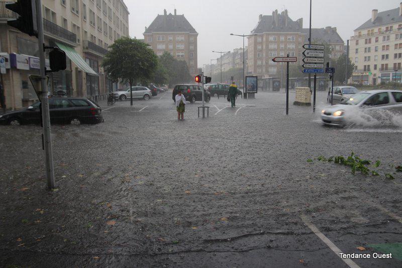 Déluge à Caen, le 22 juillet 2013. - Céline Restout. Tendance Ouest
