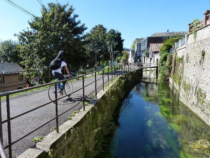 La Crea se charge de l’entretien de 50 kilomètres de rivières, dont le Robec, ici en photo à Rouen.