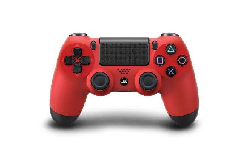 La DualShock 4 sera disponible en trois coloris, dont en rouge, au prix de 59,99€. - ©2013 Sony Computer Entertainment Inc. All Rights Reserved