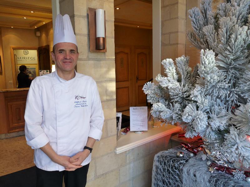 Stéphane Pugnat, maître restaurateur caennais, a fait le choix depuis bien longtemps d’ouvrir son restaurant le soir du réveillon de Noël. “Quinze ans au moins !"
