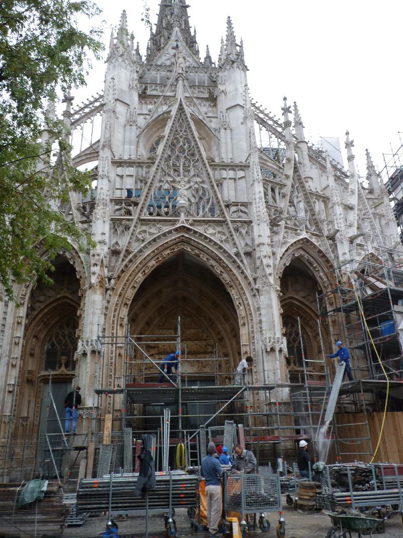 Après deux ans de chantier et 7,7 millions d’euros de travaux, l’église Saint-Maclou a retrouvé tout son éclat. - Photo Elodie Laval