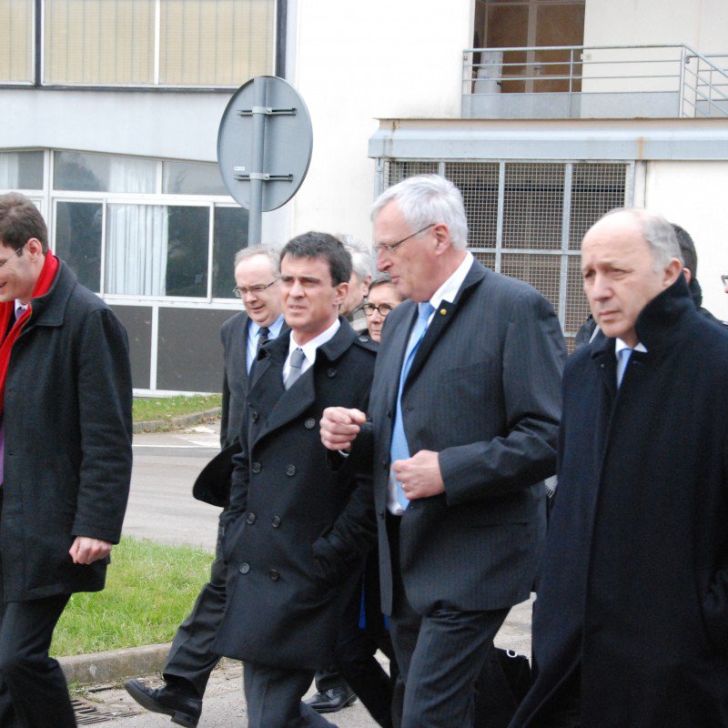 Laurent Fabius aux côtés de Manuel Valls.